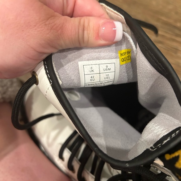 Dr Martens white combat boot - Picture 4 of 4